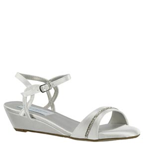 Dyeables Womens Mallory White Satin Sandals Wedding Shoes